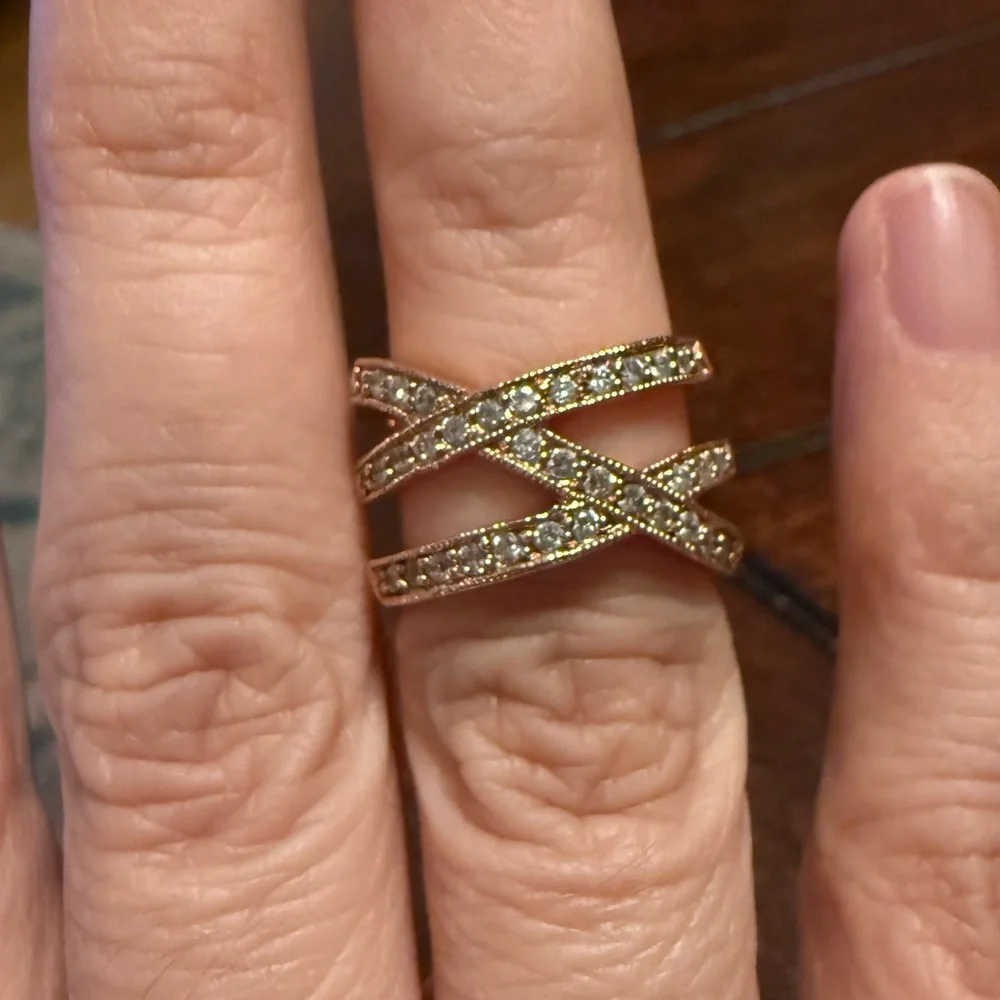 18K gold plated bezel set cubic zirconia ring - Picture 7 of 8